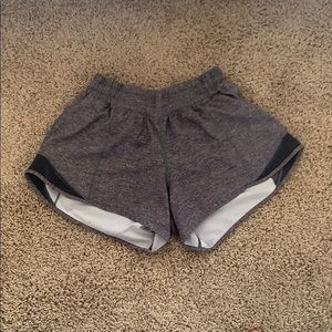 Grey Lululemon size 6 Hotty Hot short 4in inseam